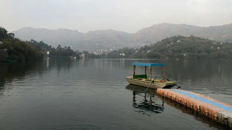 Naukuchia taal